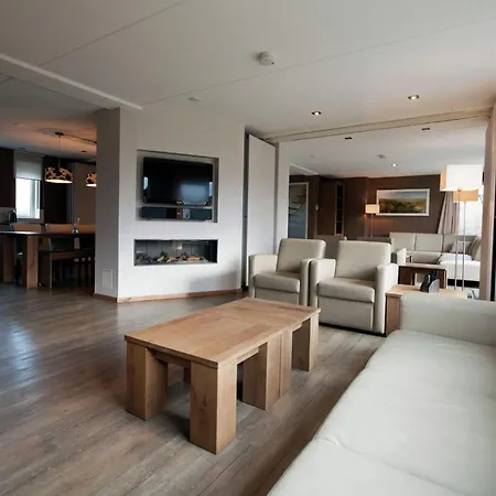 In Texel With Luxurious Comfort Villa *