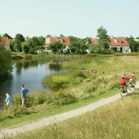In Texel With Luxurious Comfort Villa *