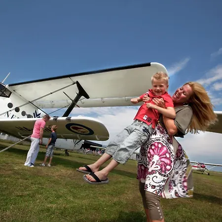 In Texel With Luxurious Comfort Villa *